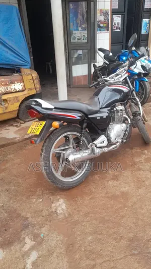 Suzuki EN125-2A 2008 Black