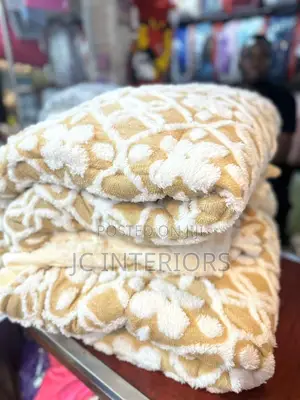 Duvet - Velvet, Woolen , Soft - 4pc