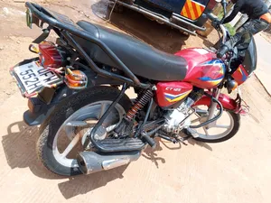 Bajaj Boxer 125 2019 Red