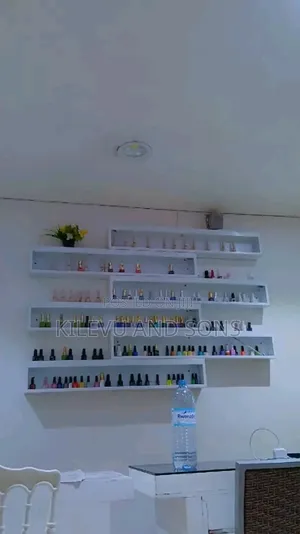 Makeup Shelves Available at Affordable Prices