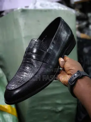 Mainado Black Loafers