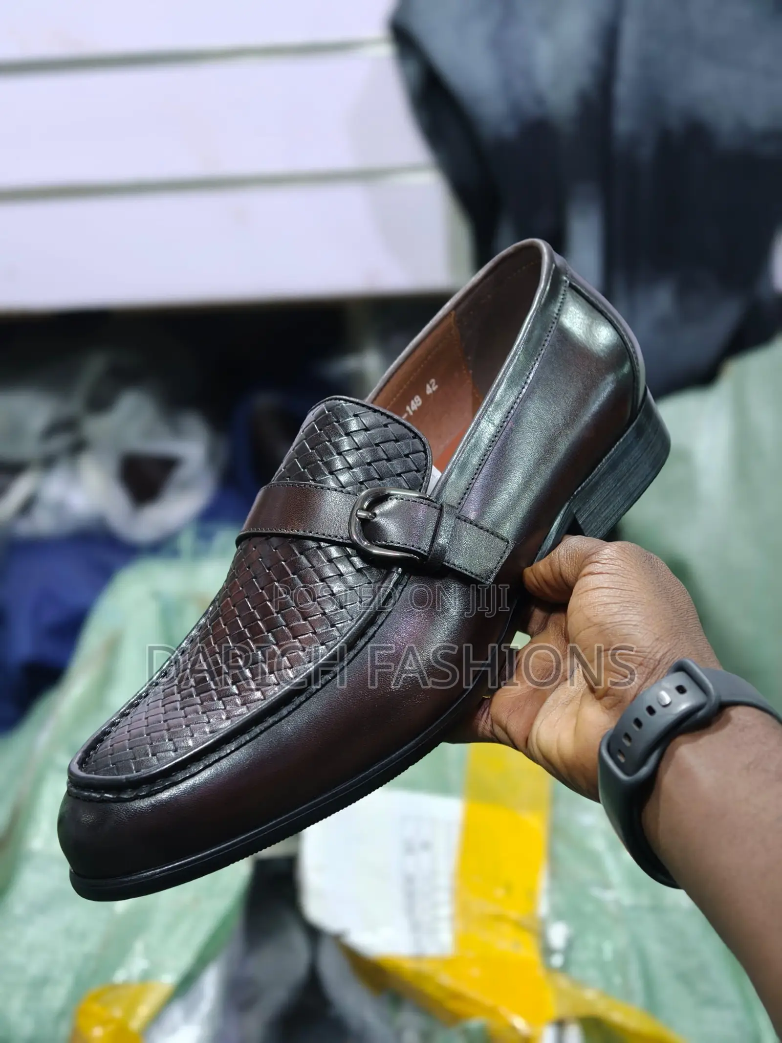 Mainado Black Loafers