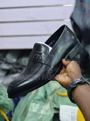 Mainado Black Loafers