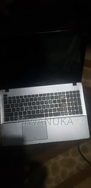 Laptop Asus ASUSPRO B9440UA 6GB AMD A4 HDD 700GB