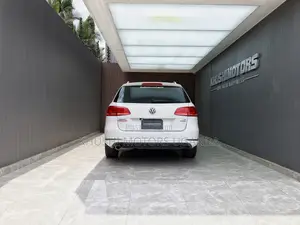 Volkswagen Passat 2012 White