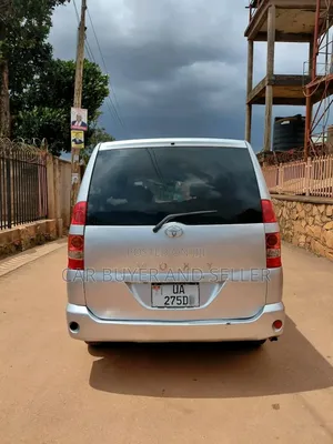 Toyota Voxy 2004 Silver