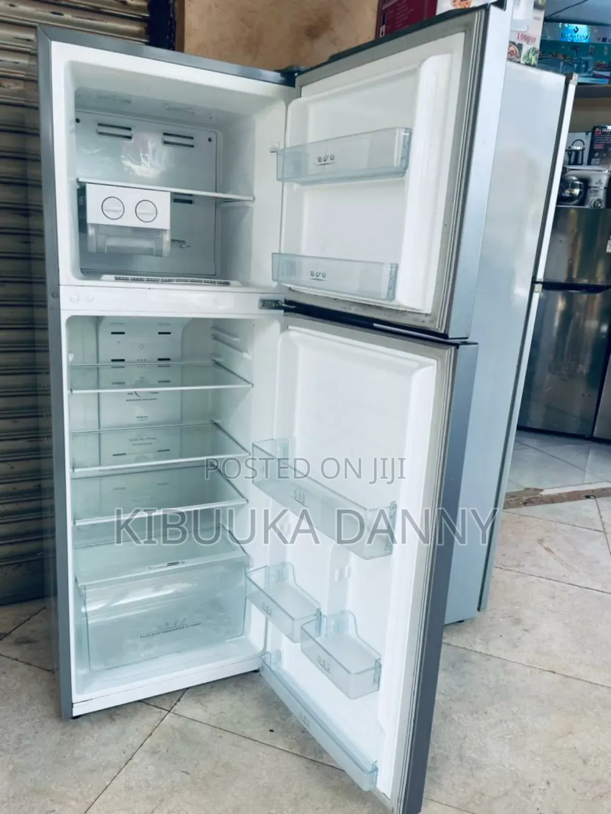 Hisence 295litres Fridge Frost Free