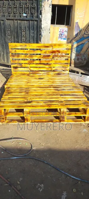 Pallet Bed