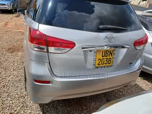 Toyota Wish 2010 Silver