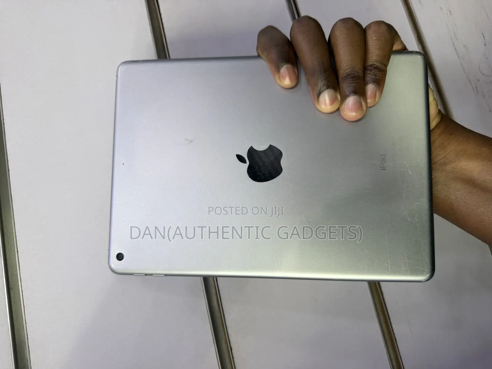 Apple iPad 9.7 32 GB Gray