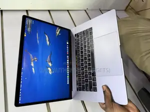 Laptop Apple MacBook Pro 2019 16GB Intel Core i9 SSD 512GB