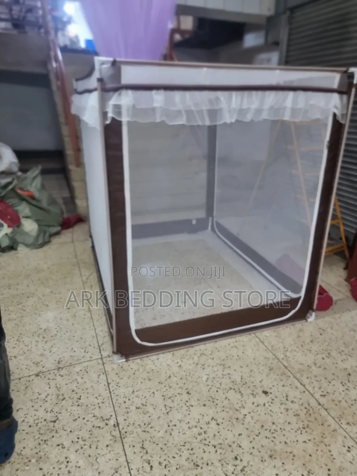 Brown Lining Zipbox Net