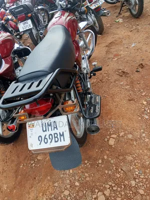 Bajaj Boxer 100 2025 Red