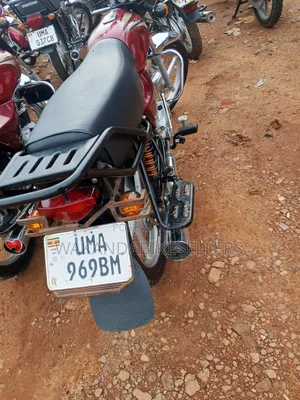 Bajaj Boxer 100 2025 Red
