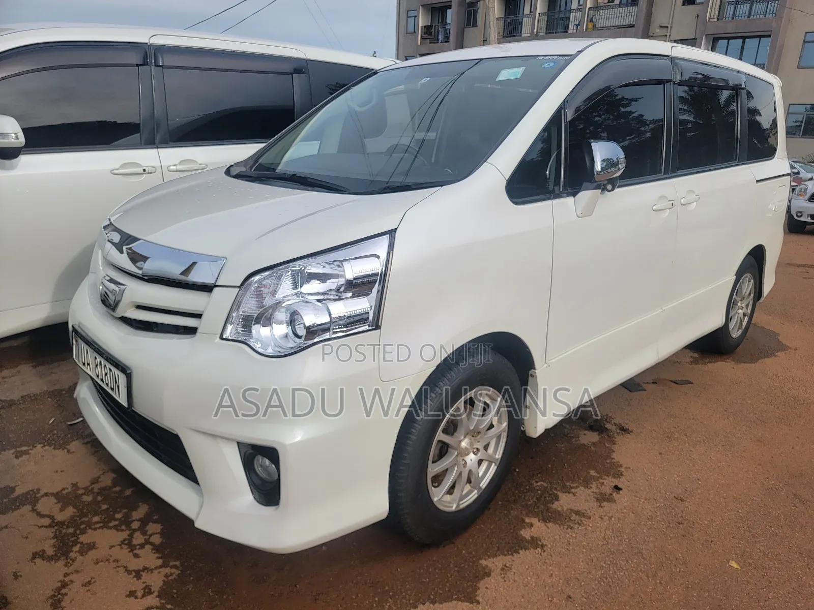 Toyota Noah 2012 White