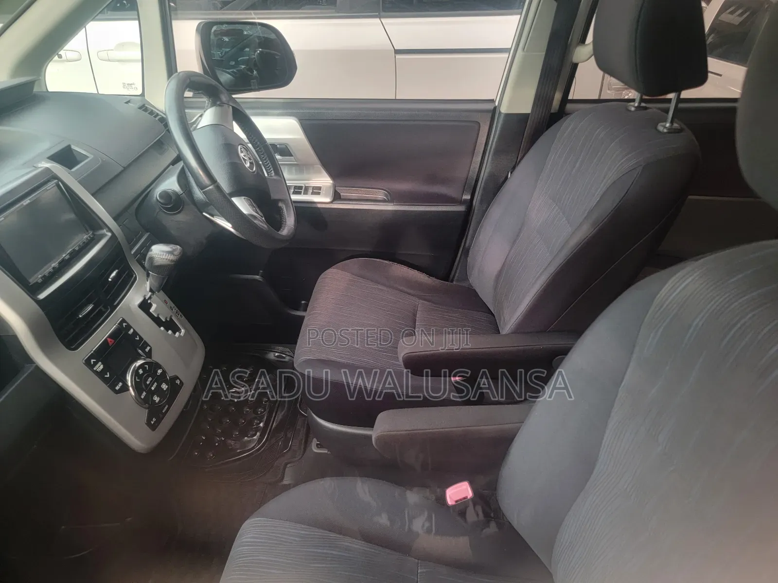 Toyota Noah 2012 White