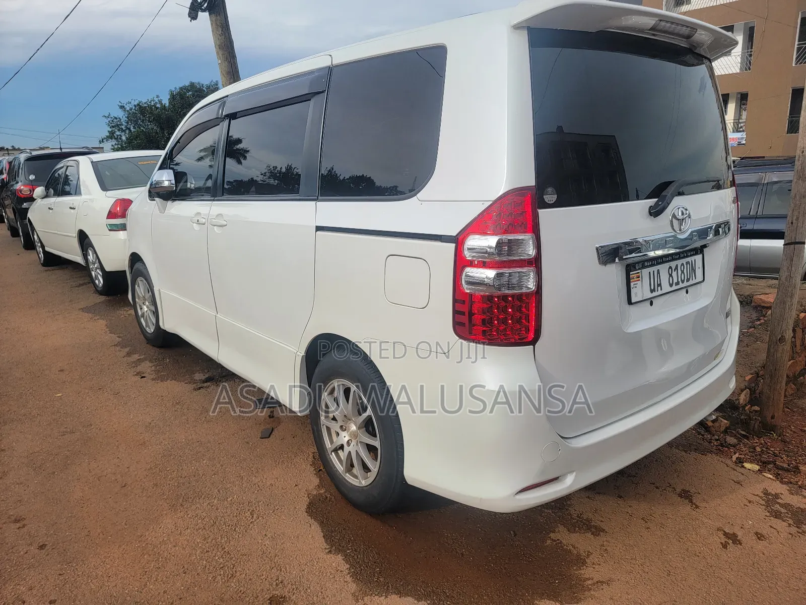 Toyota Noah 2012 White