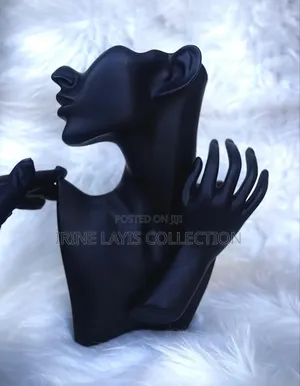 Artistic Jewelry Display Mannequin Bust.