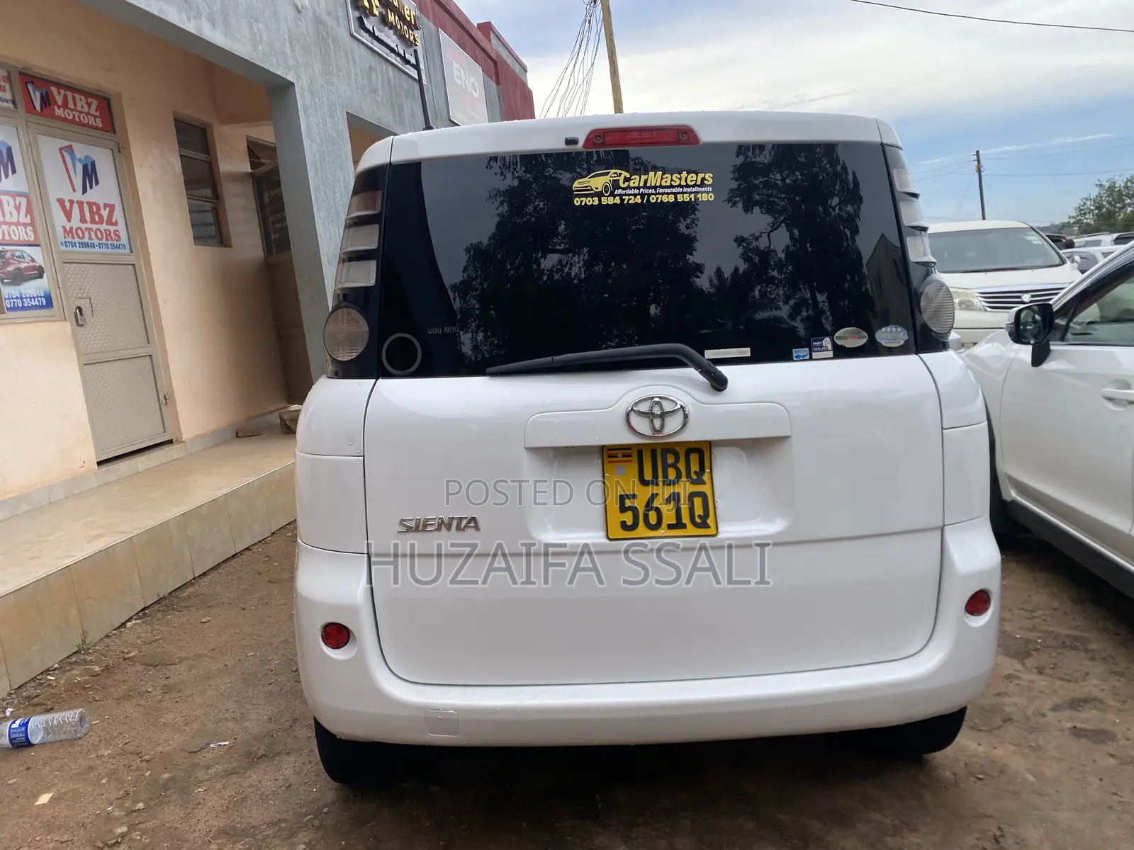 Toyota Sienta 2015 Silver