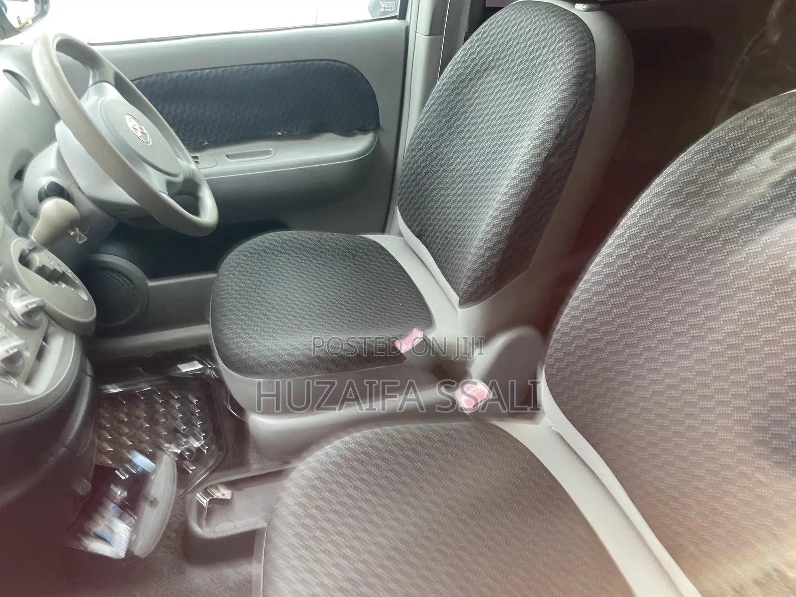 Toyota Sienta 2015 Silver