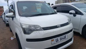 Toyota Spade 2012 White