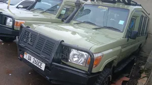 Toyota Land Cruiser 2010 Green
