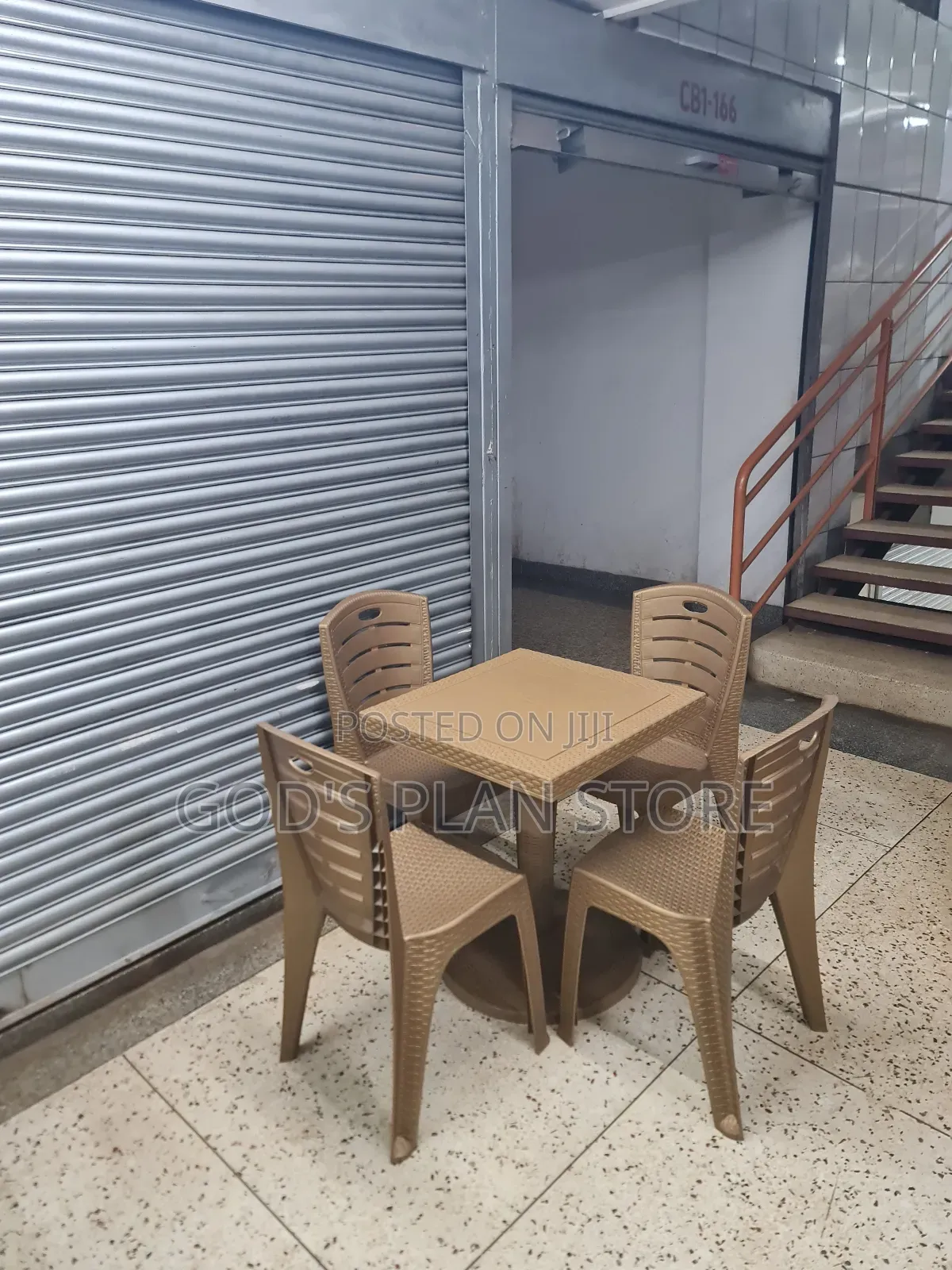 Compost Plastic Table and Chairs Compost Plastic Table and Chairs