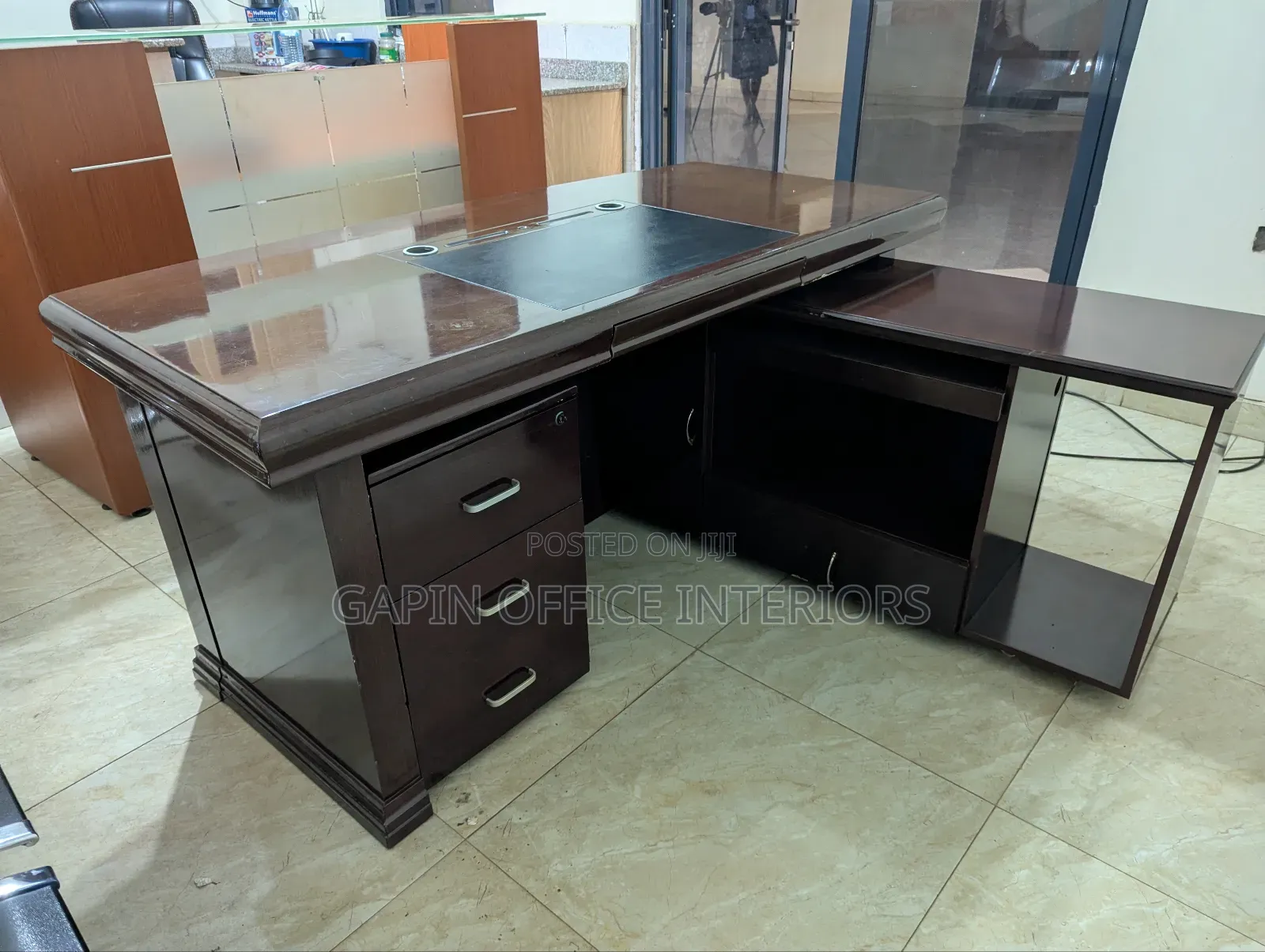 Executive Office Desk With Movable Drawer and L Extension, 160cm