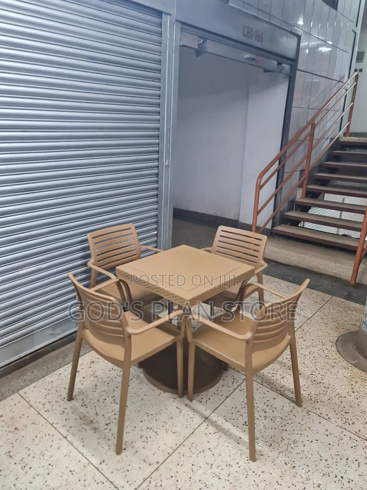 Extendable Plastic Table and Chairs Extendable Plastic Table and Chair
