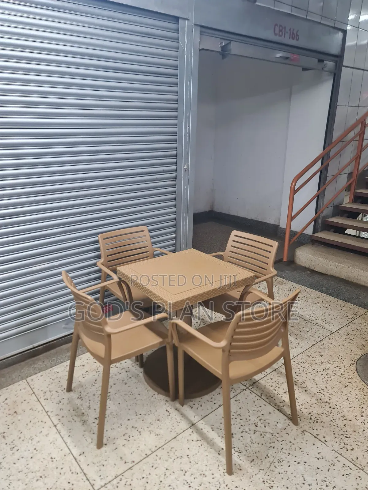 Extendable Plastic Table and Chairs Extendable Plastic Table and Chair