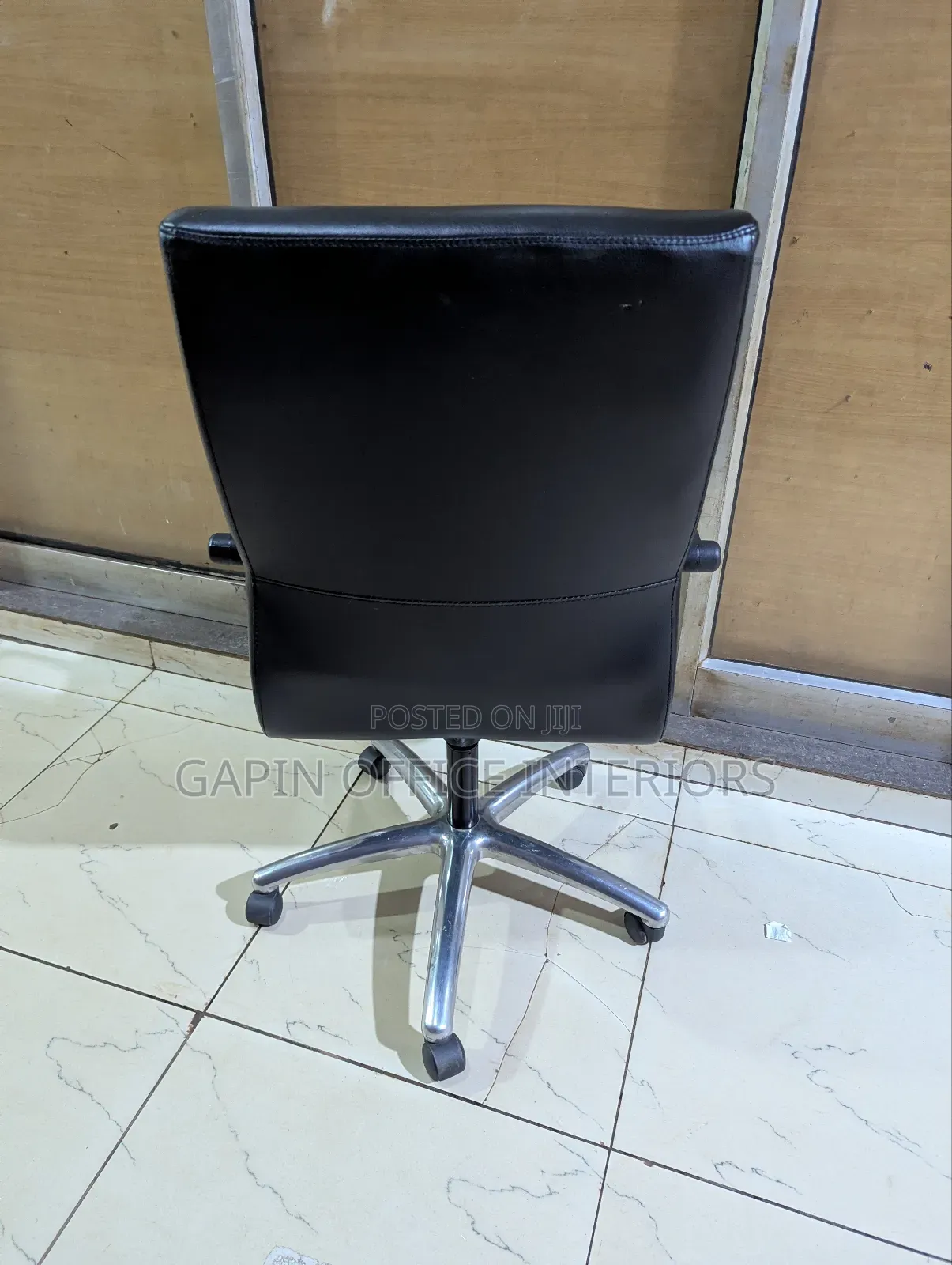 Office Chair in Good Condition With Adjustable Height