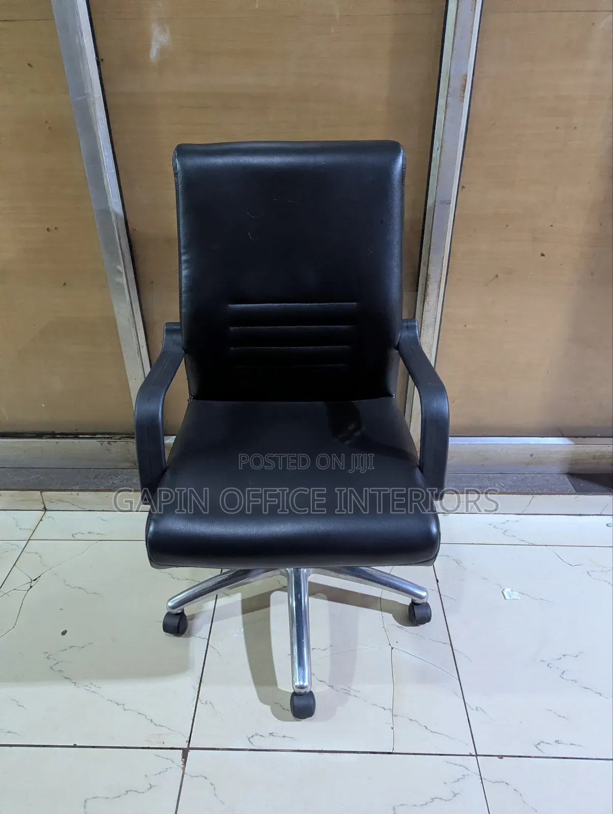 Office Chair in Good Condition With Adjustable Height