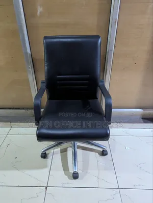 Office Chair in Good Condition With Adjustable Height