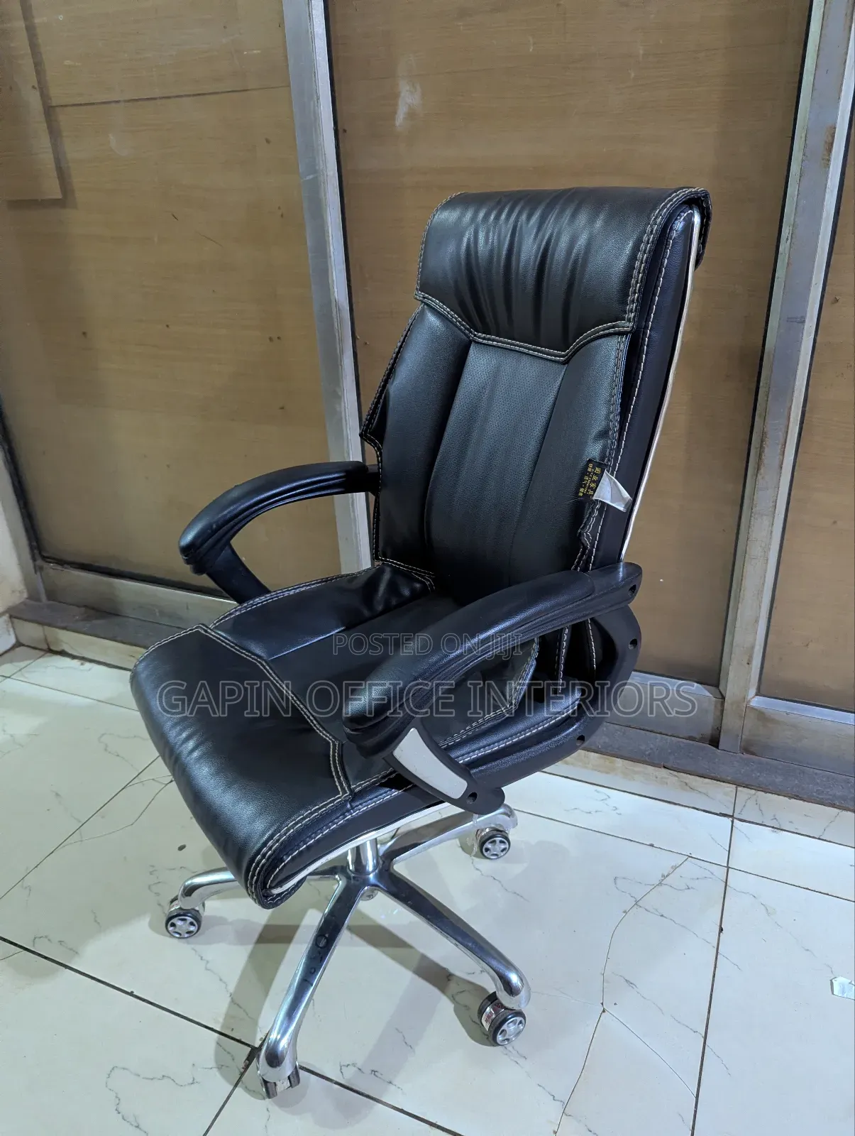 Office Chair With Fixed Armrets for Support and Adjustable Height