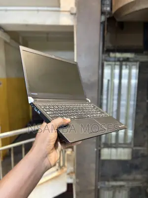 Laptop Toshiba Dynabook R634/M 8GB Intel Core i5 SSD 256GB