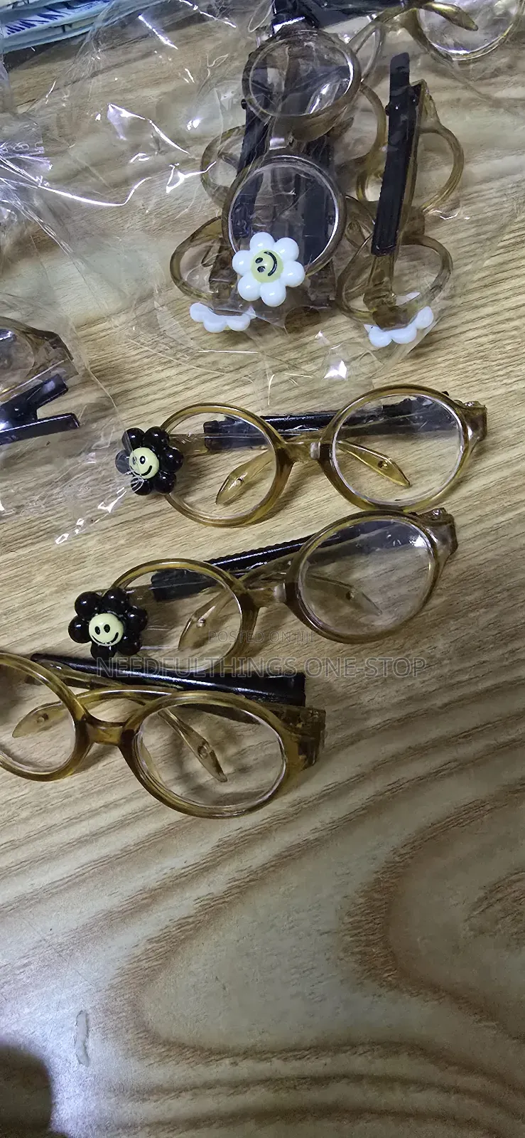 Glasses Hair Clips