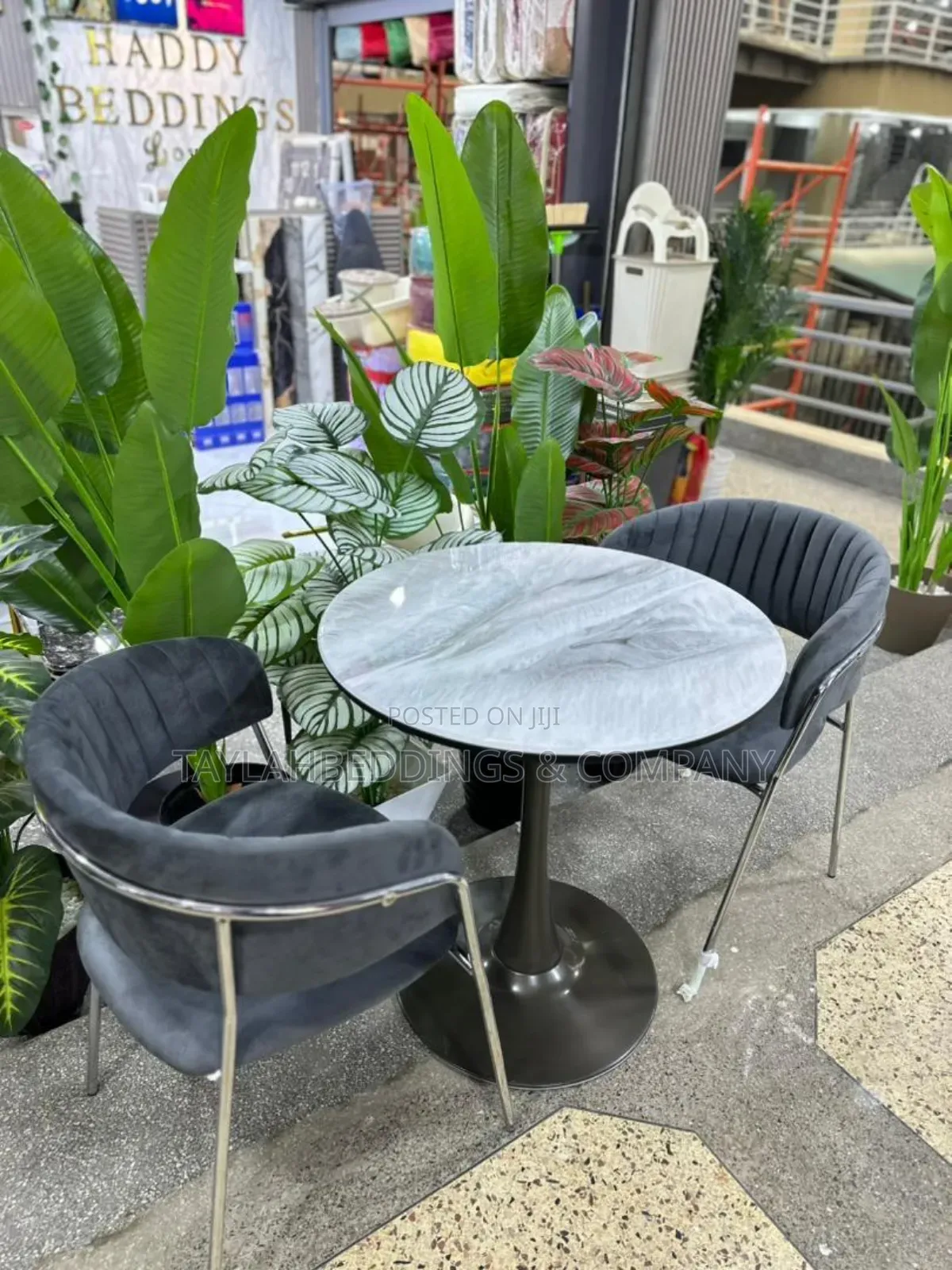 Stylish Marble Effect Round Coffee Table Black Coated Legs Diningtable