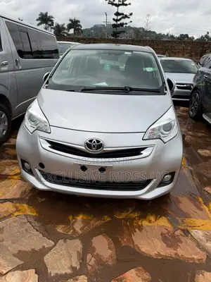 Toyota Ractis 2016 Silver