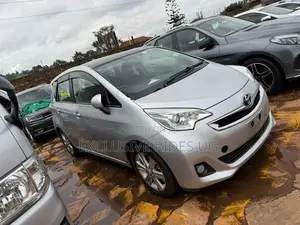 Toyota Ractis 2016 Silver
