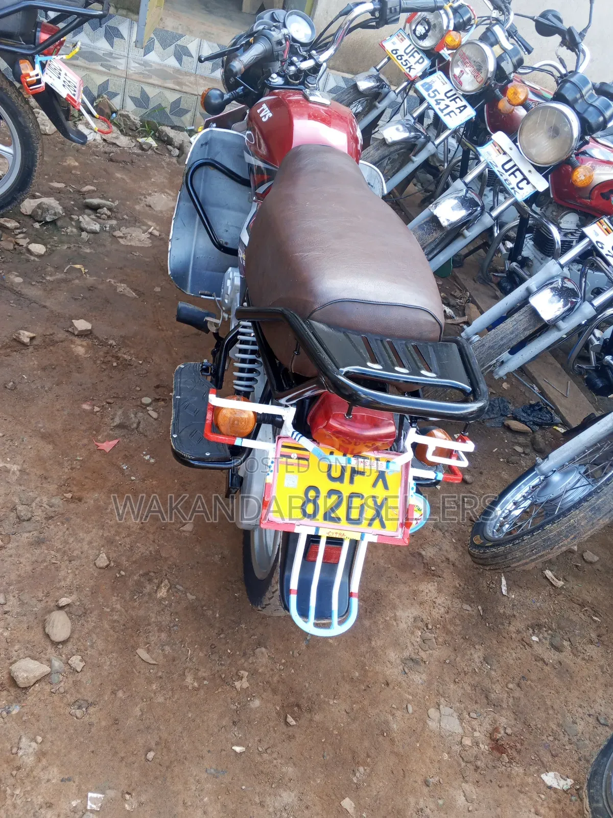 TVS HLX 125 2023 Red