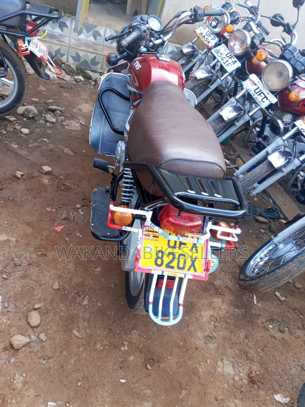 TVS HLX 125 2023 Red