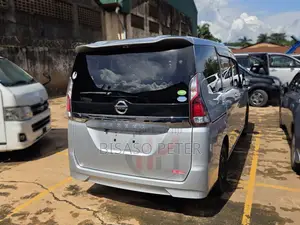 Nissan Serena 2016 Silver
