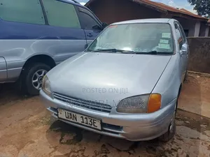 Toyota Starlet 1999 Silver