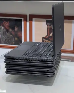 Laptop Dell Latitude 11 3190 4GB Intel Core 2 Duo SSHD+SSD 128GB