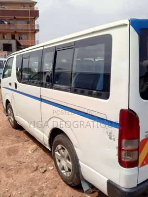 Toyota Grand HiAce 2015 White