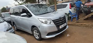 Toyota Noah 2015 Silver
