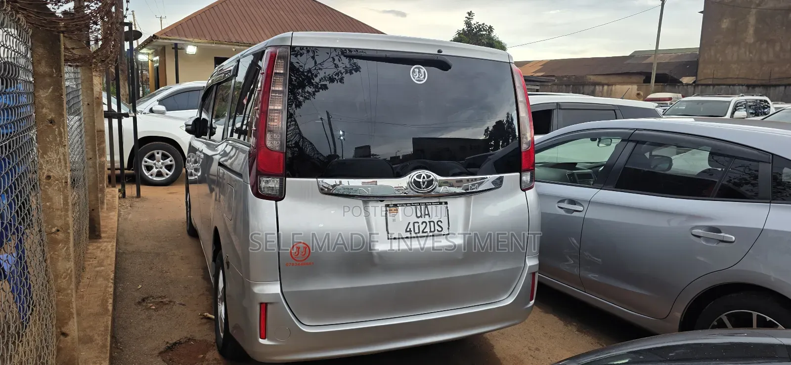 Toyota Noah 2015 Silver