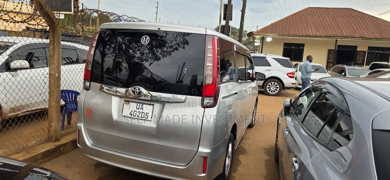 Toyota Noah 2015 Silver