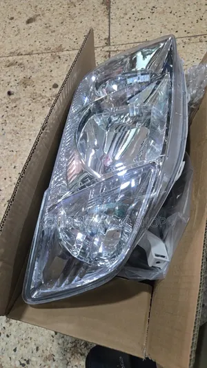 Corolla Fielder 2005 Headlamp