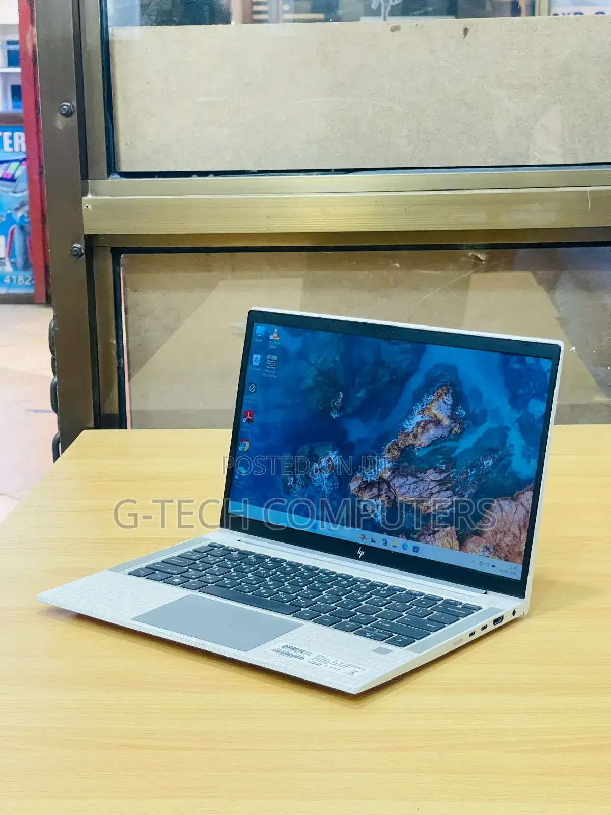 New Laptop HP EliteBook 830 G8 8GB Intel Core i5 SSD 256GB